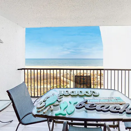 Pyramid 3M Apartment